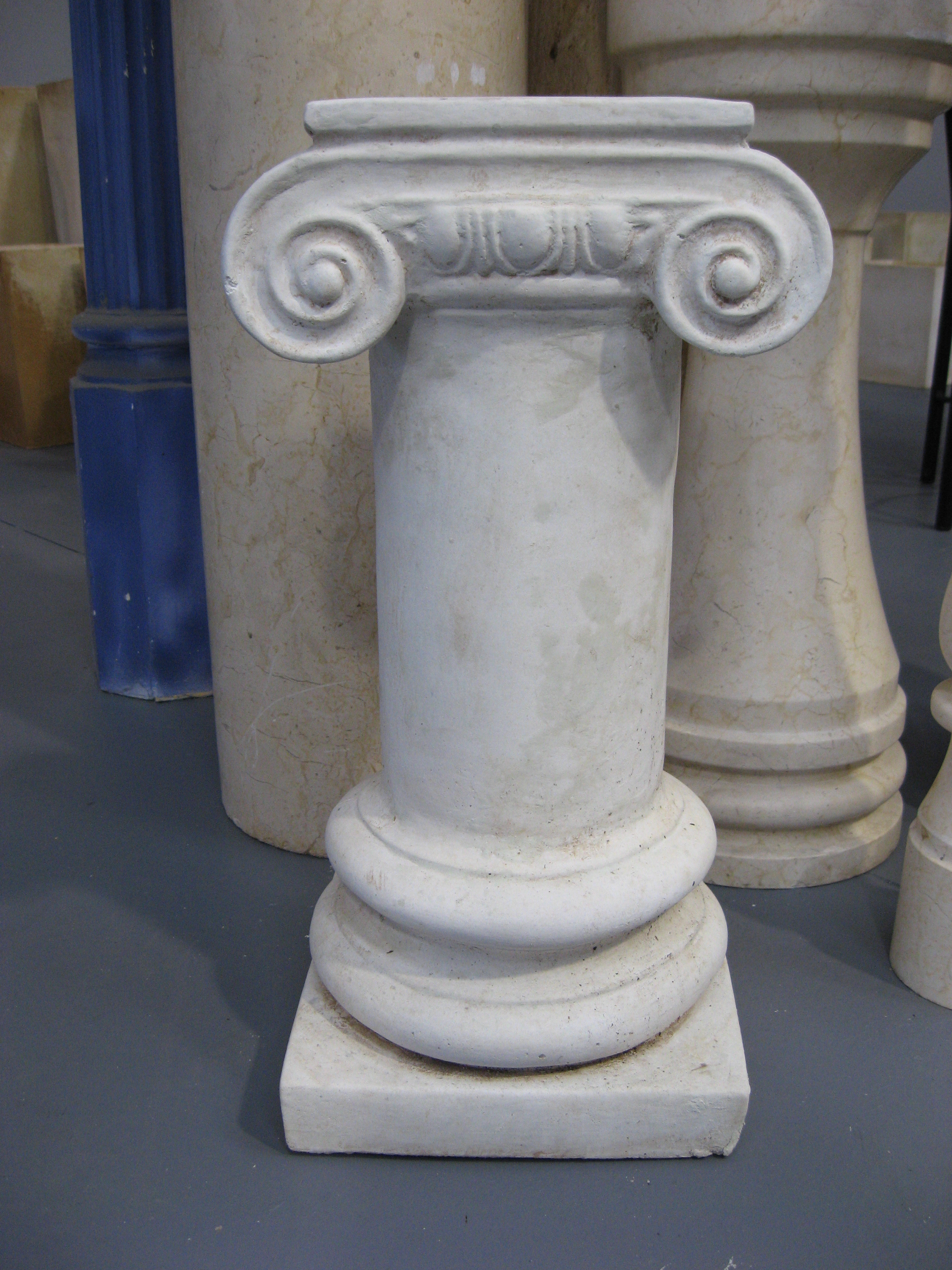 Alexander Pedestal Medium