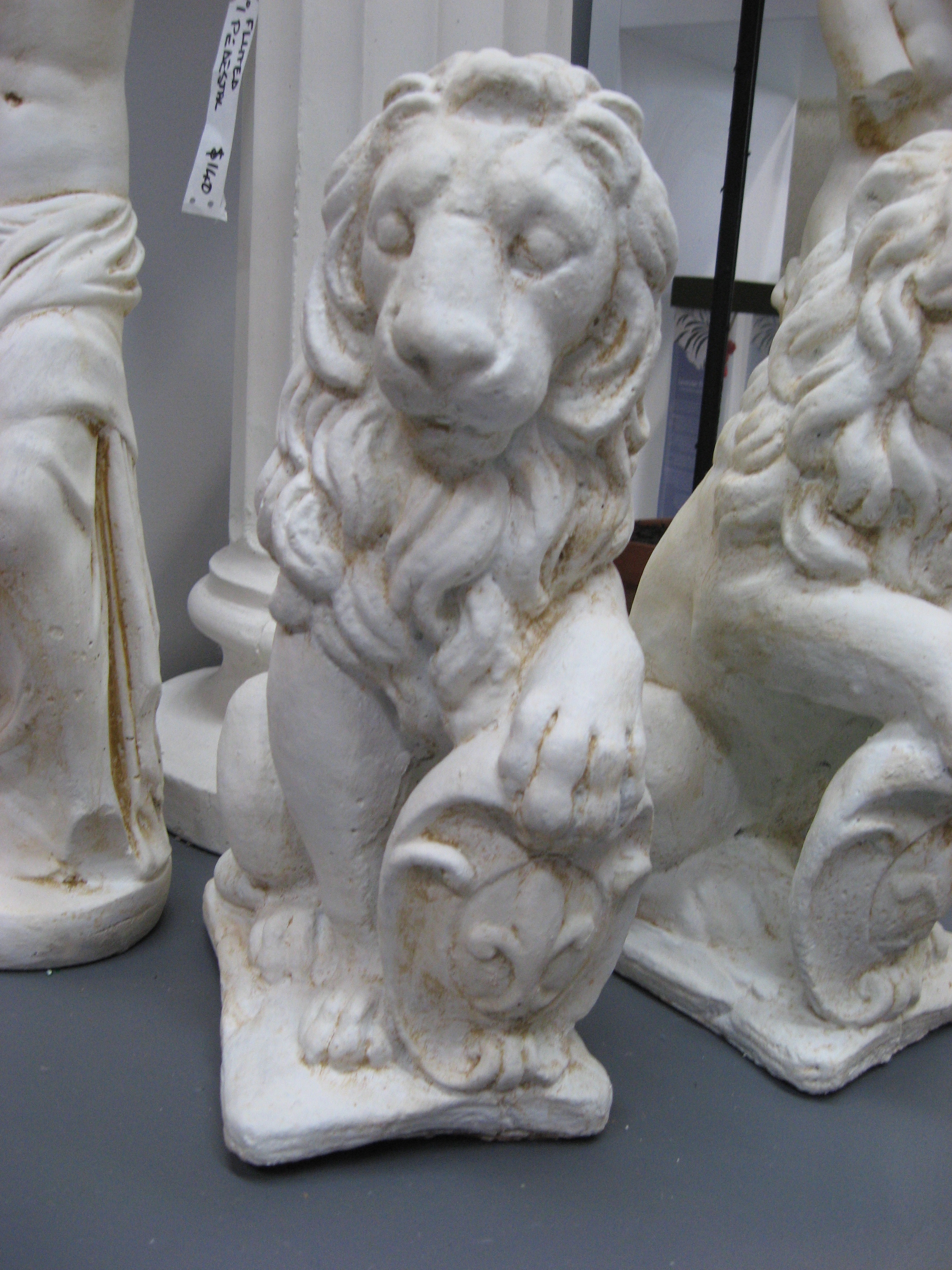 Lion with Shield Left