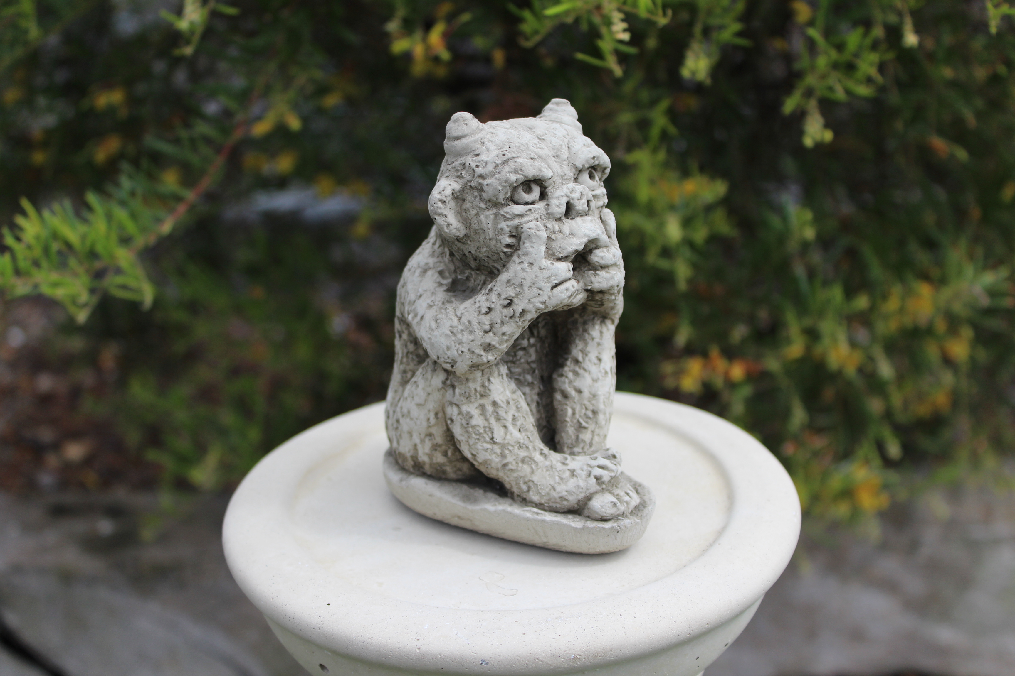 Gargoyle Horned Small