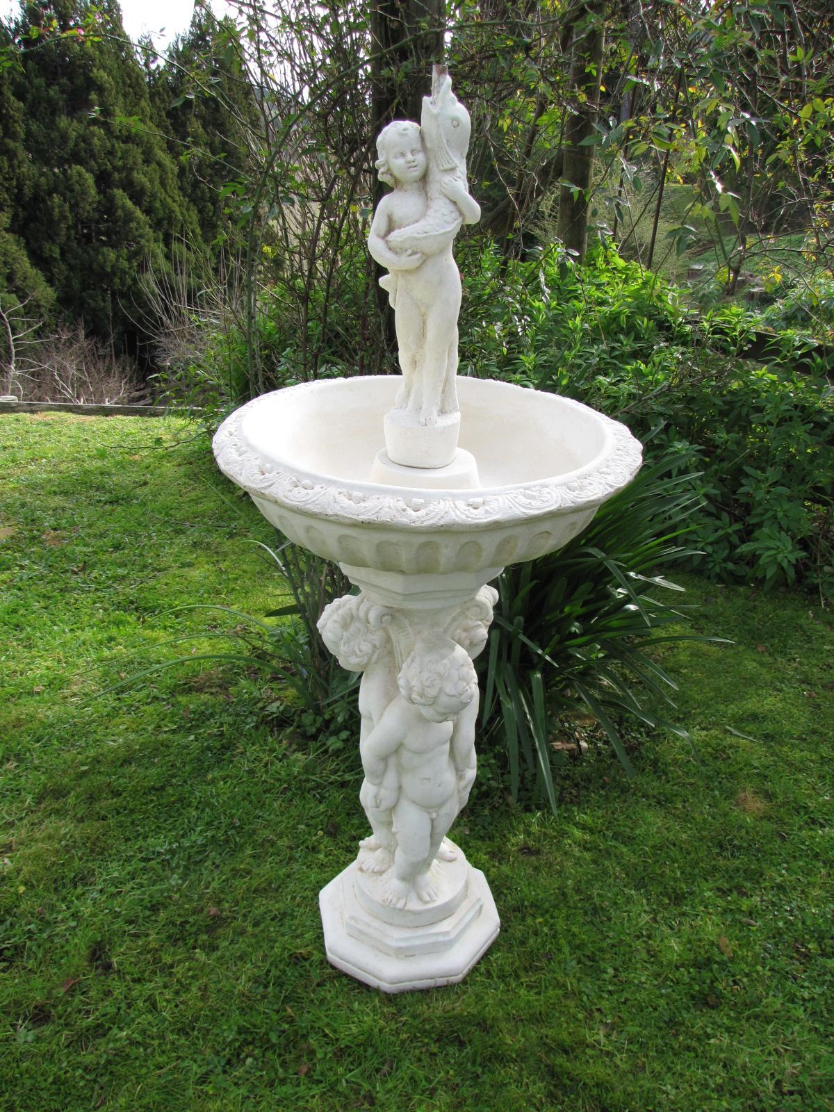 Triple Cherub Large Fountain
