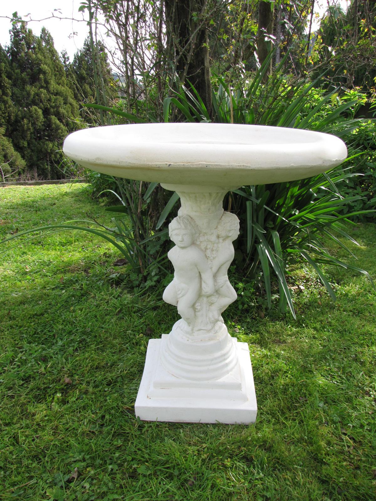 Triple Cherub Small sq base